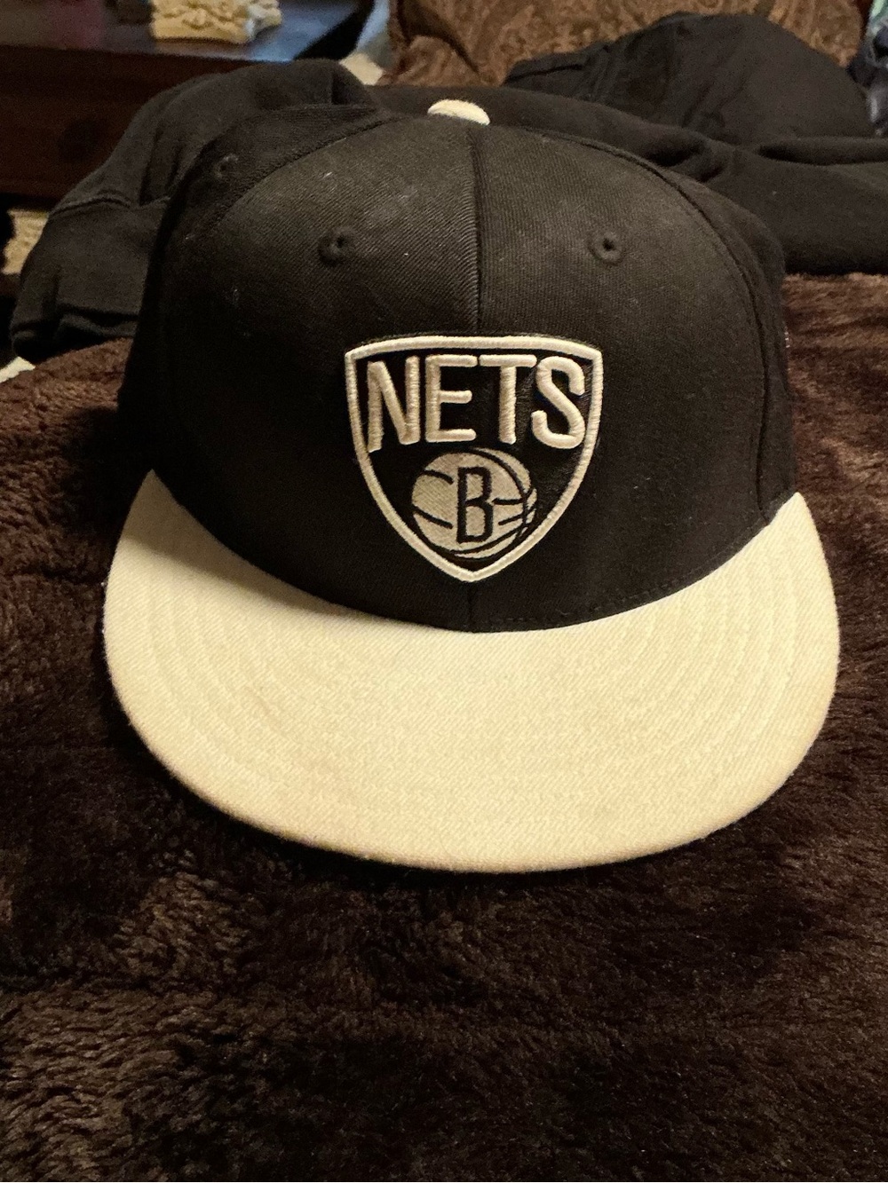 Brooklyn Nets NBA Mitchell & Ness Fitted 7 1/4-5/8 Cap Black & White Wool/Cotton
